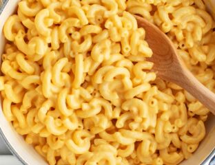 What’s more comforting than some hot homemade mac & cheese? We’ve gathered the tastiest & easiest recipes on the web for you to try right now!