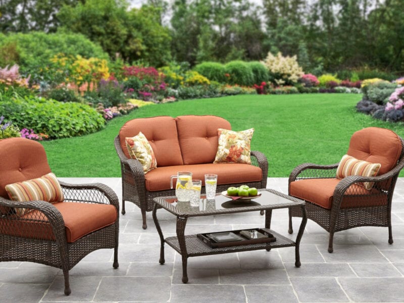 It doesn't have to be hard to select the best outdoor furniture for your garden. Make the decision easy with our helpful tips right here!