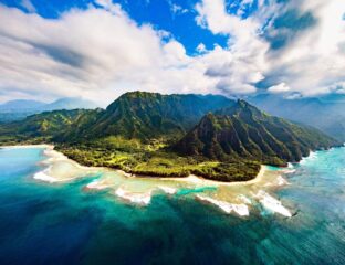 Planning to travel to Hawaii sounds like just the ticket right about now. We've gathered some fascinating resorts you'll cherish on your trip!