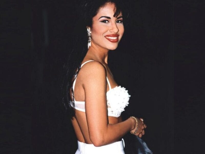 On March 31st, 1995, legendary Tejano pop singer Selena Quintanilla was killed. But there's still more to this case and her killer. See these details!