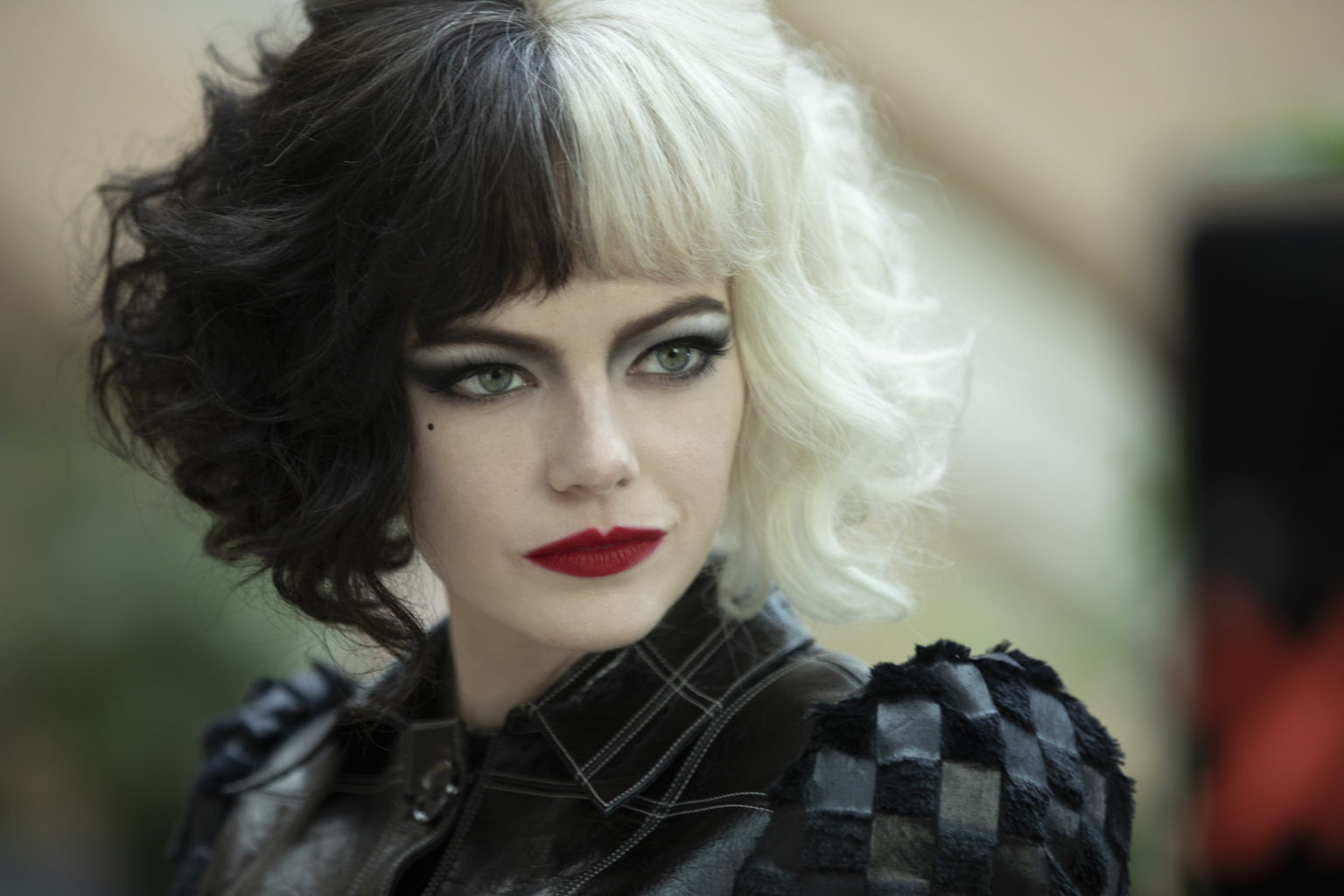Will Emma Stone be the first actress to bare it all as part of the cast of 'The Curse'? Let's take a peek.