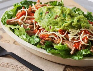 Twitter seems to be up in arms regarding Chipotle and its rising prices. But is it the employees' fault? Let's see the best reactions.