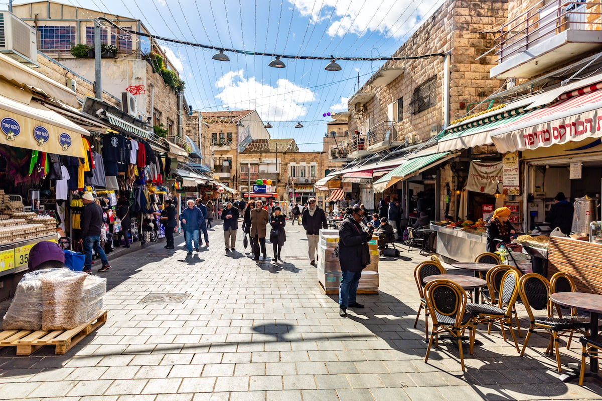 When traveling, we’d always love to avail the greatest deals possible, right? Here's our tips for shopping in Israel.