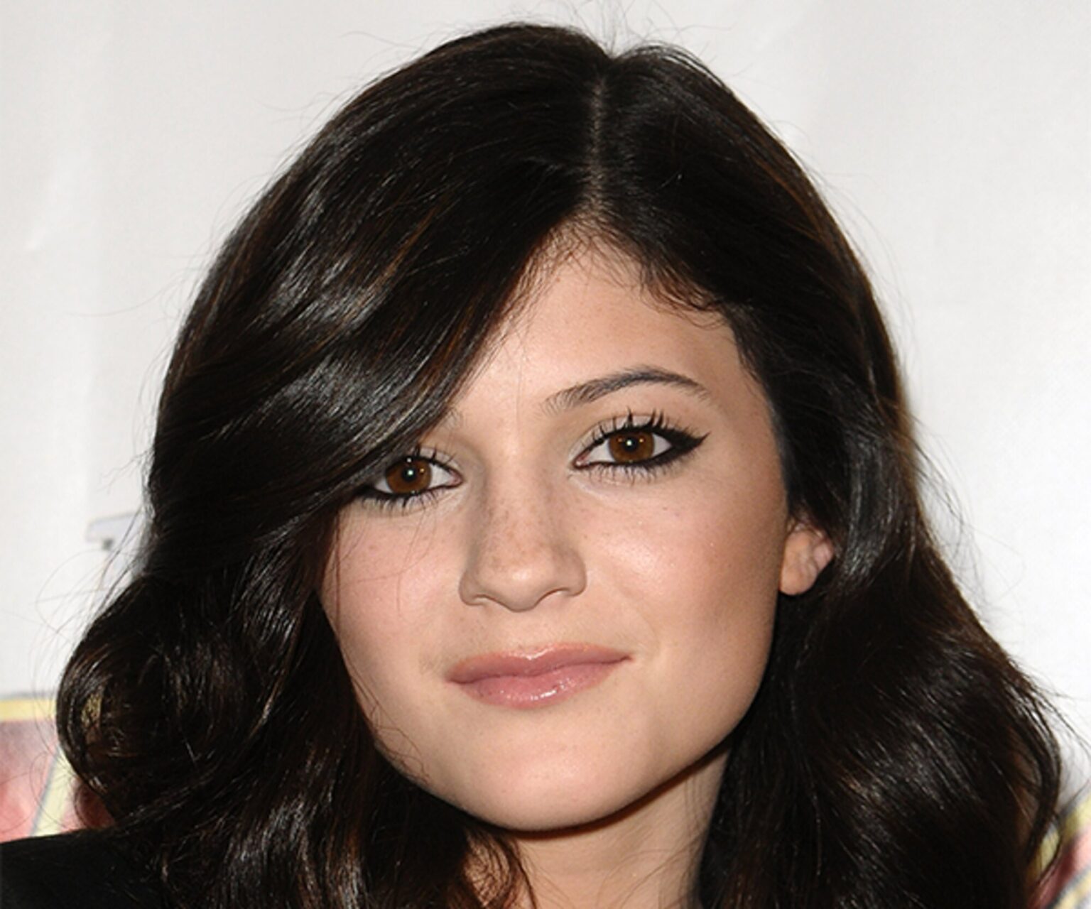 Does anyone remember what Kylie Jenner looked like back when she was younger? Let’s take a look at the throwback video that’s trending all over the web.