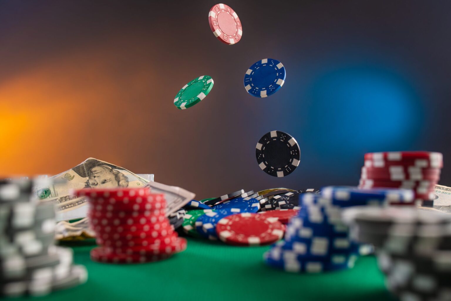 Gambling in online casinos is a popular pastime, but it can quickly evolve into a compulsive behaviour. Here's our guide to safe gambling.