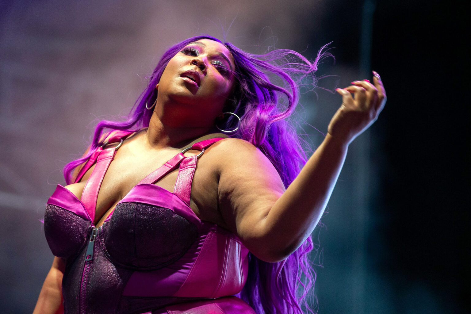 Lizzo stays true to her "Cuz I Love You" lyrics as she defends Demi Lovato's preferred pronounces. Why is this moment caught on camera important?