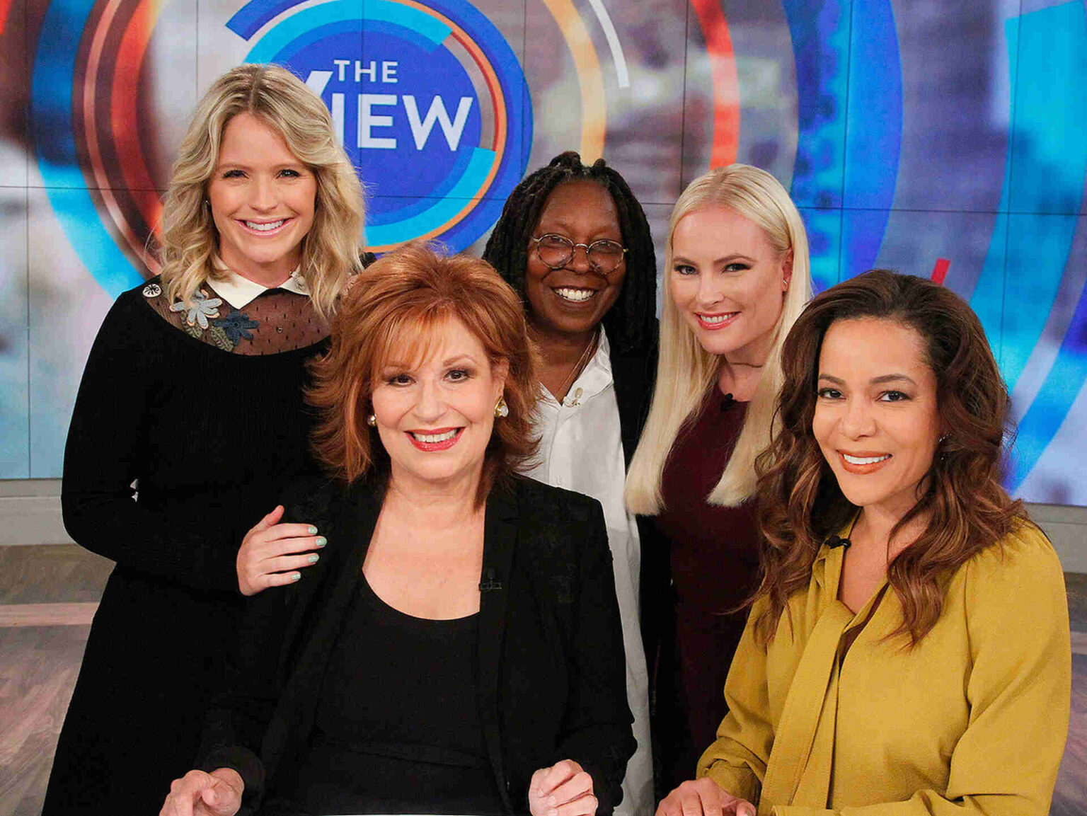 Meghan McCain just made an unexpected announcement that she's leaving 'The View', so is the show going to be cancelled now? Let's take a deeper look here.
