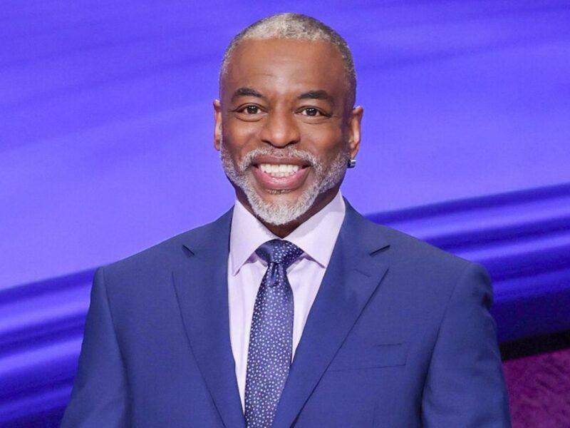 All rounds of 'Jeopardy' on or off screen, needs a host! LeVar Burton appears to have most of the votes but will he replace Mike Riachards? Find out!
