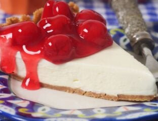 Cheesecakes have a distinct position in the desserts kingdom. Here's how you can create a no-bake cheese cake.