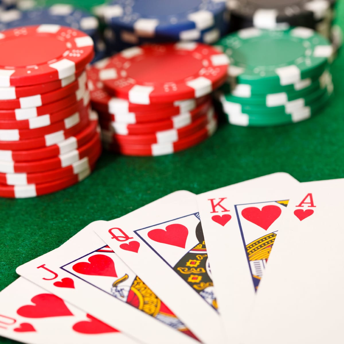 If you've never played in a poker tournament in an online casino before, here are a few common mistakes that every starting player makes.
