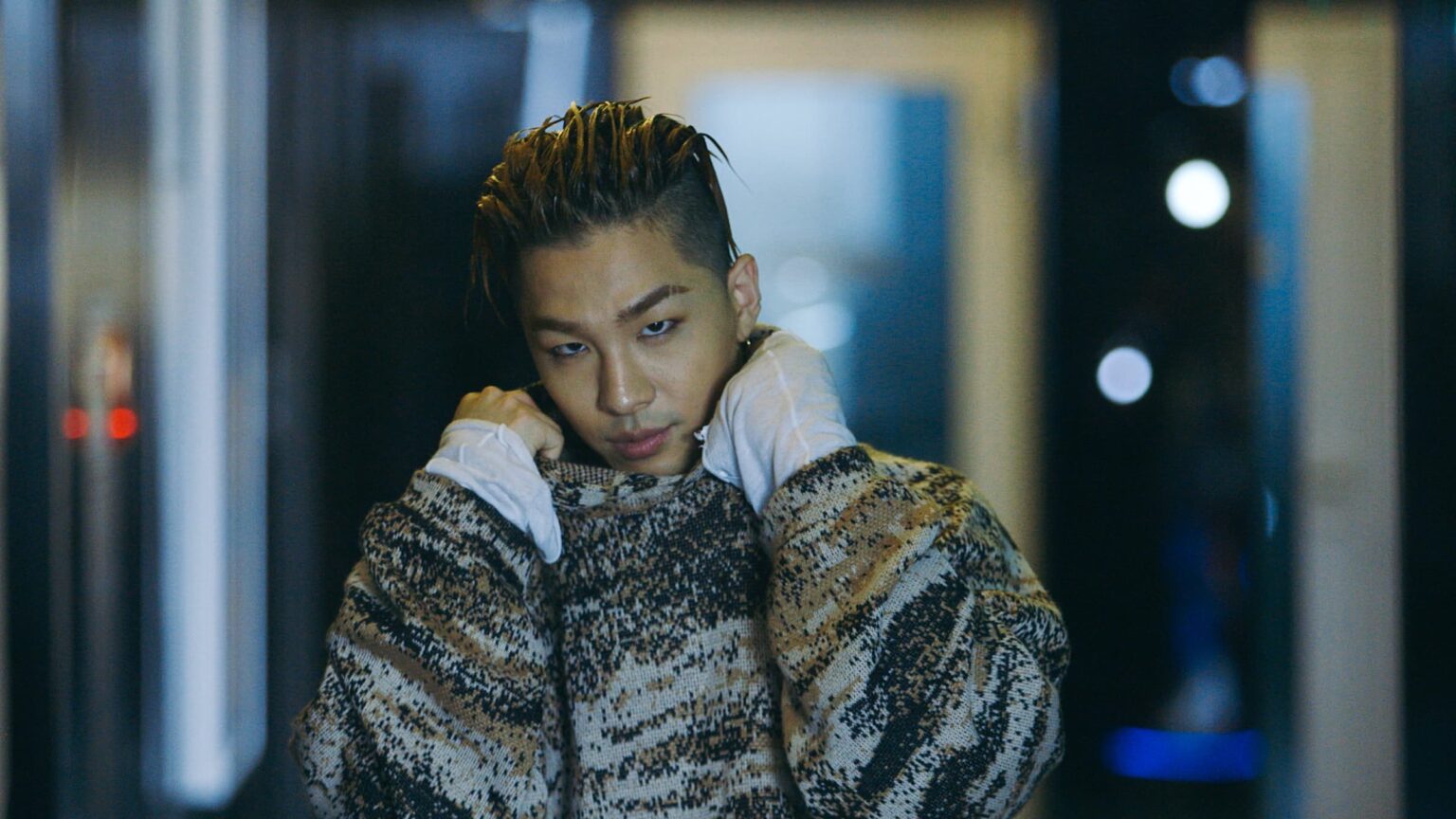 Korean singer Taeyang, from the famous boyband BIGBANG, has announced he's having a baby! See who his wife is and when he will return to the stage.