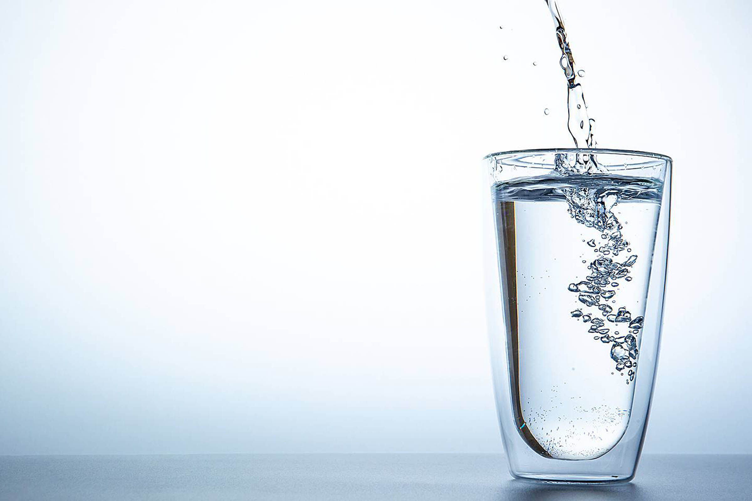 Питьевая вода Минимализм