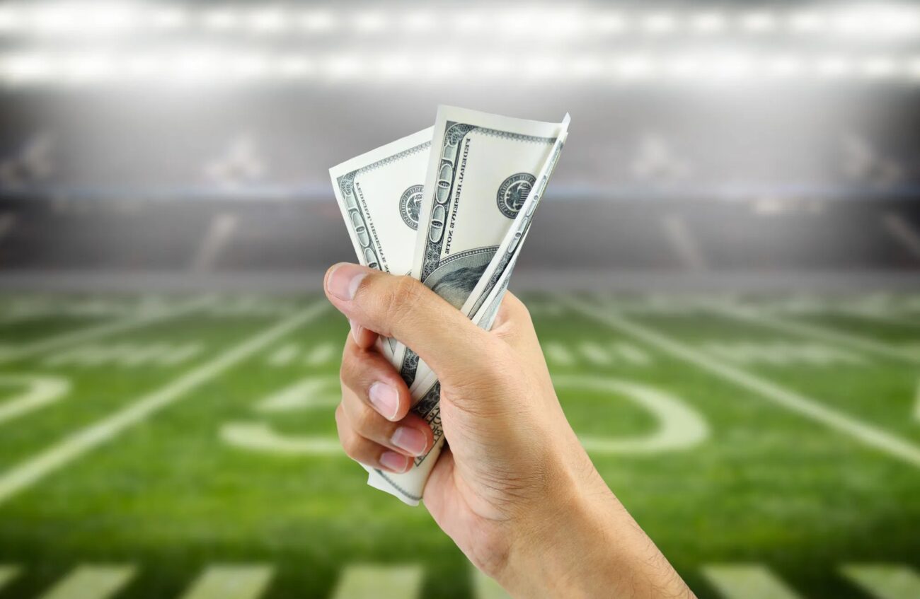Handicap betting takes advantage of varying odds of victory to maximize your return. Win big the next time you sit down to watch football with these tips.