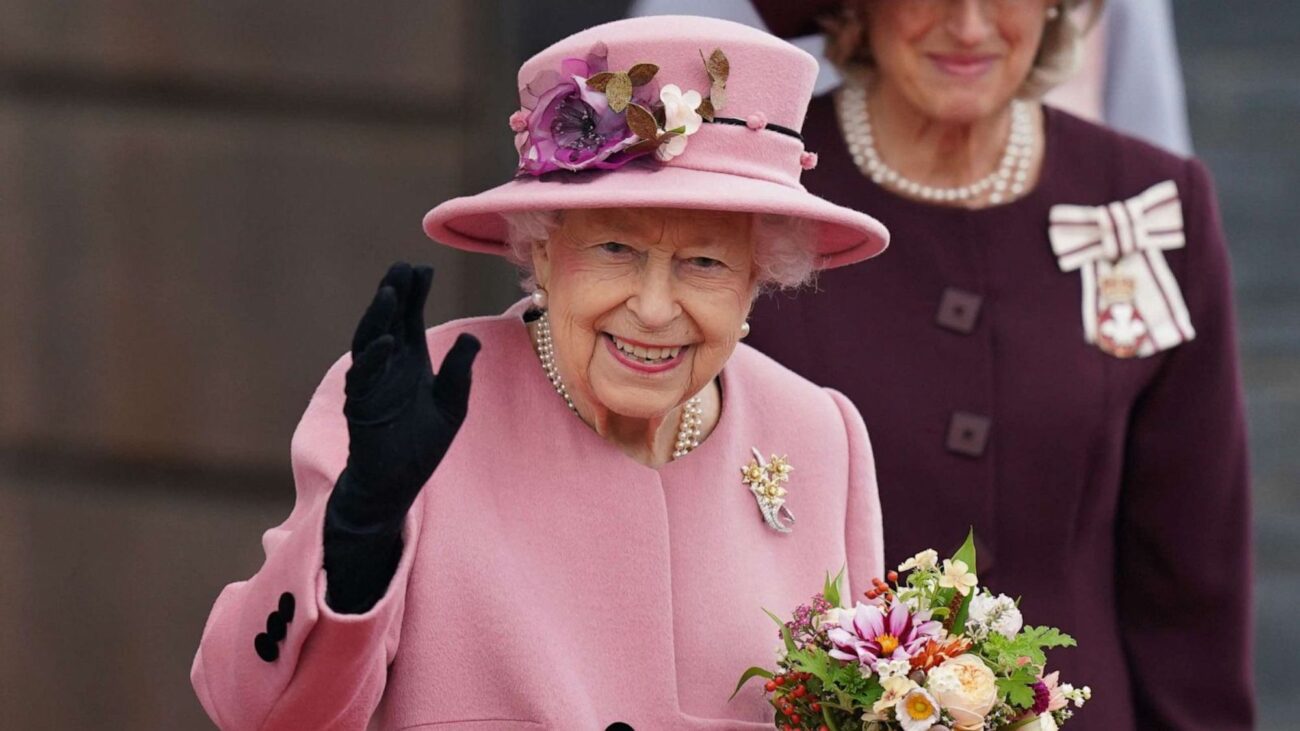 Recently, Queen Elizabeth II has been facing several, yet well-hidden, health issues. At 95 years of age, will she retire from the throne? Who will be King?