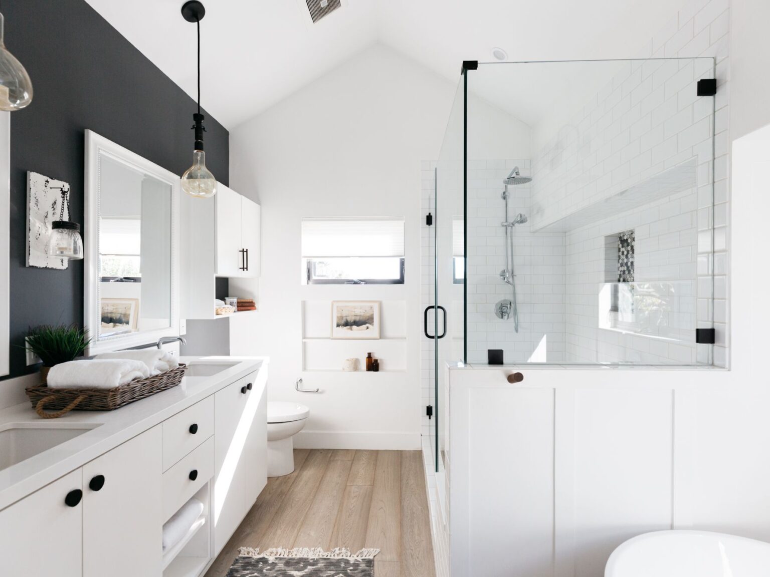 Do you want a house that looks gorgeous but is also incredibly easy to clean and maintain? Use these amazing bathroom designs to your advantage.