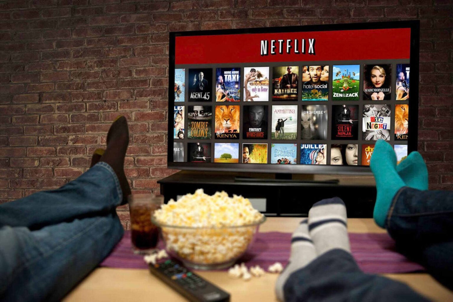 Who knew you could throw a Netflix party at home without leaving your bed? Grab your movie snacks and plan the best virtual movie binge with friends!
