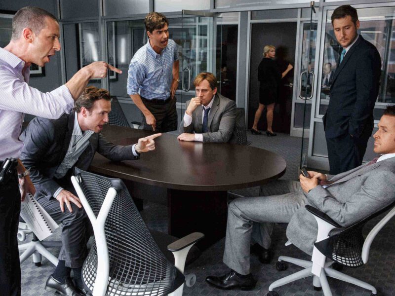 'The Big Short' takes an honest look into the global crisis of 2007-2008. Get the insider scoop on what this movie review likes and dislikes.