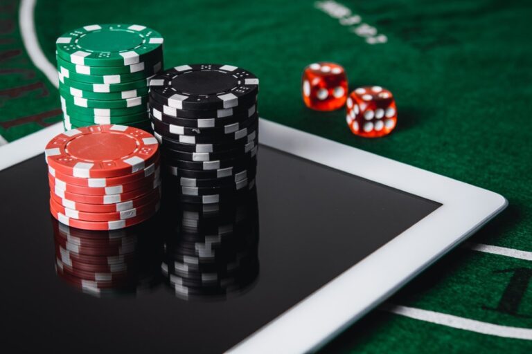 Review on online gambling in Australia – Film Daily