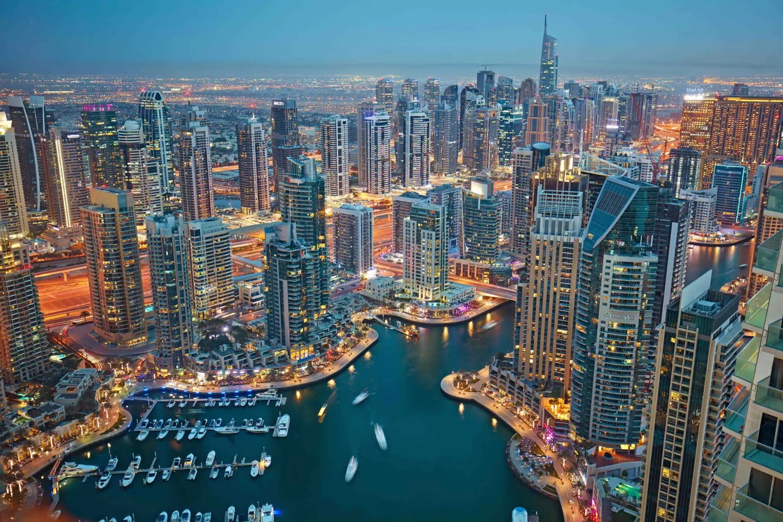 There are many famous destinations in Dubai, but here are the most popular tourist activities in Dubai.