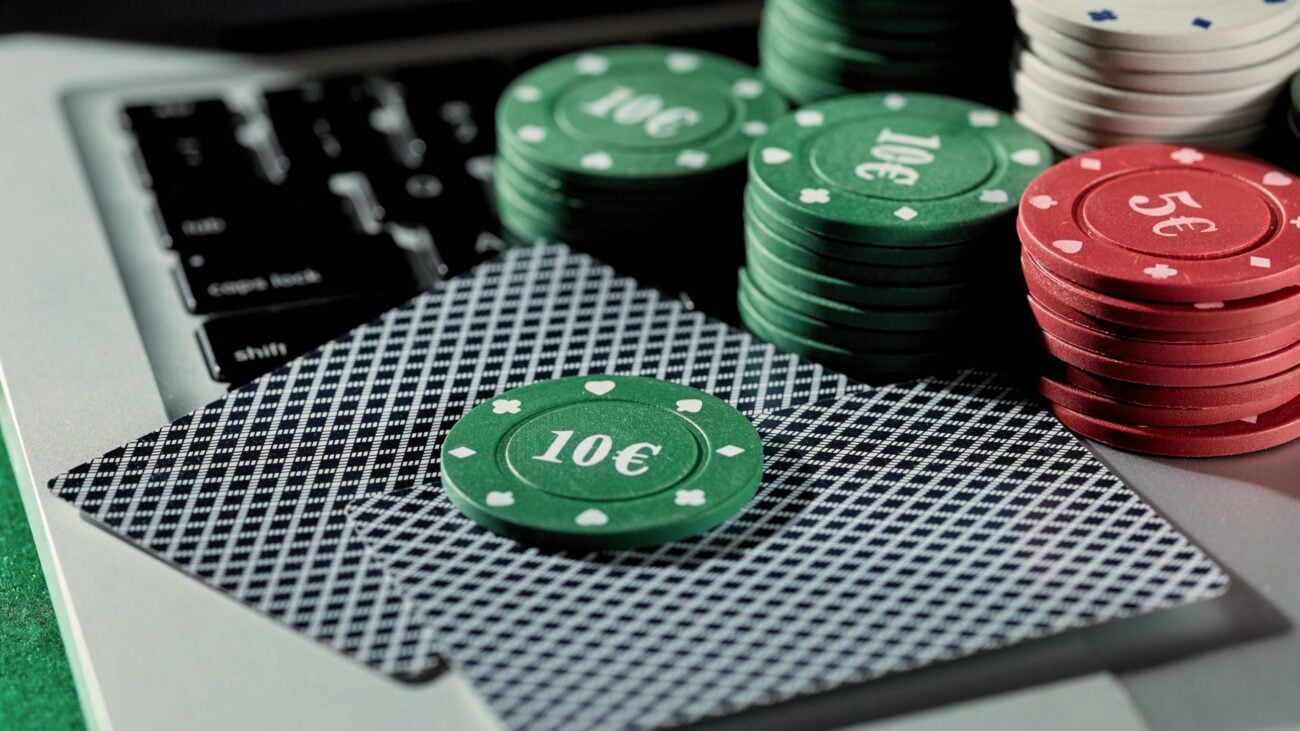 There's more money to be made in online gambling today than ever before. Take a step inside for a look at the huge wins available in online casinos.