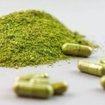 Various strains of the tree kratom exist, each with its unique effects on the mind and body. Find out the differences between green and white maeng da.
