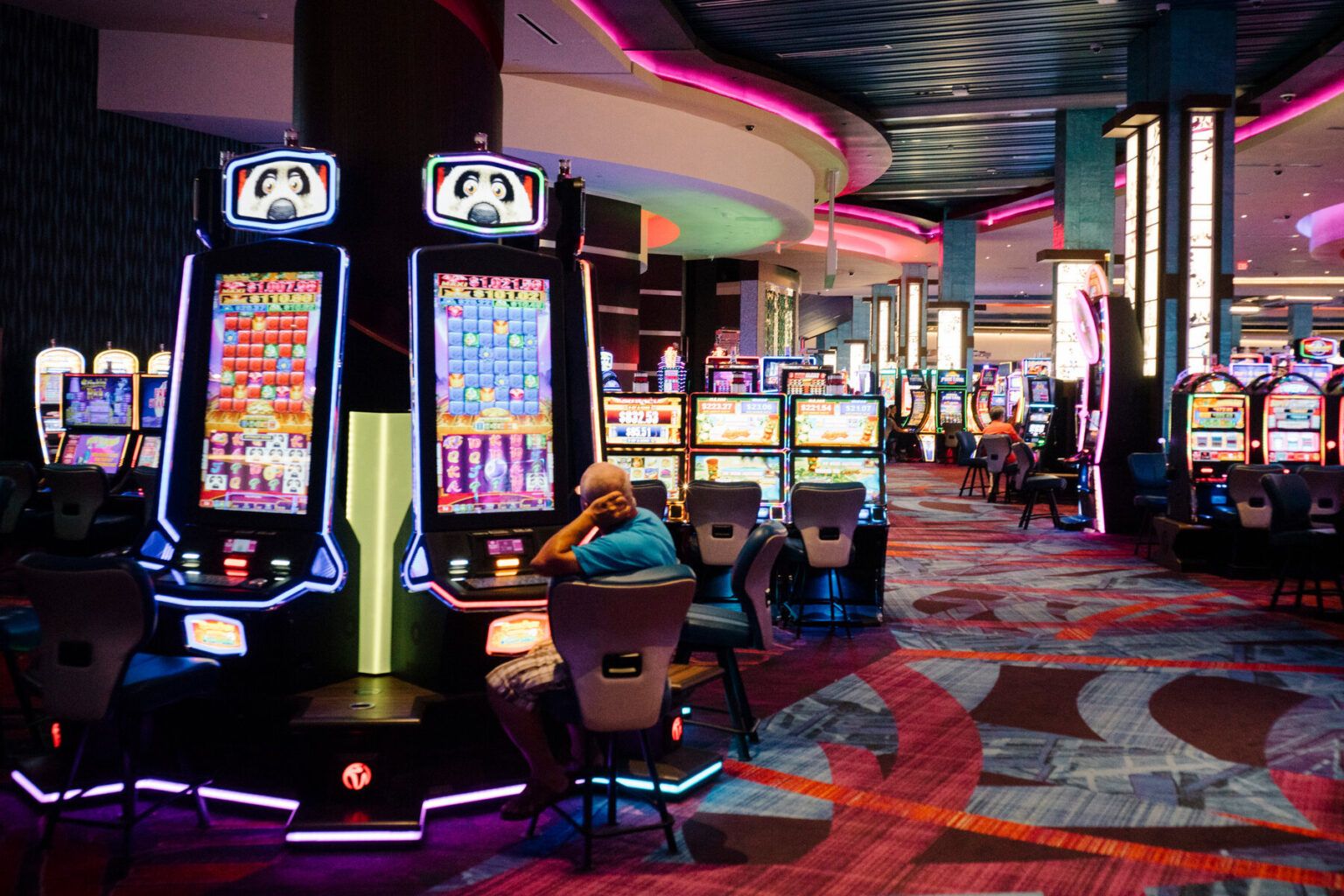 Are you a huge fan of gambling in casinos? Here are the coolest casino scenes in cinema ranked from highest to lowest!