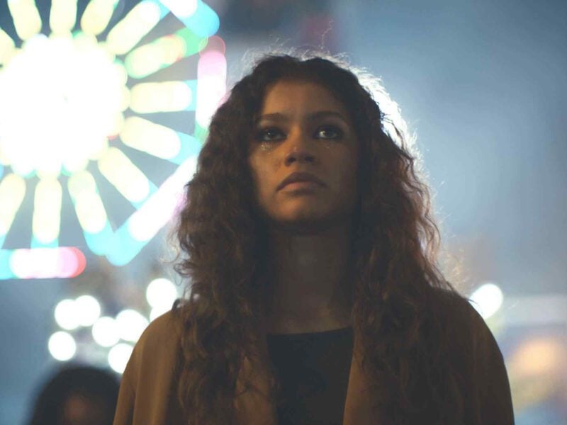 Get back into the drama of everyone's favorite troubled teens with great fashion and serious issues when you watch 'Euphoria' online free!