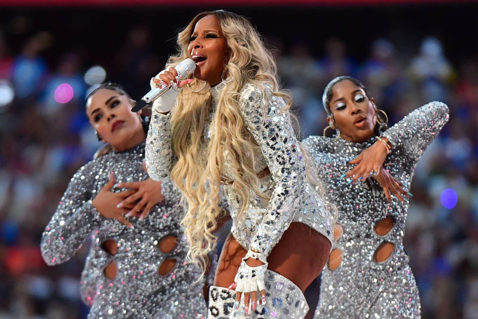 How could musical legend Mary J. Blige not be paid for her performance at the Super Bowl halftime show? Find out who else didn't get paid and why!