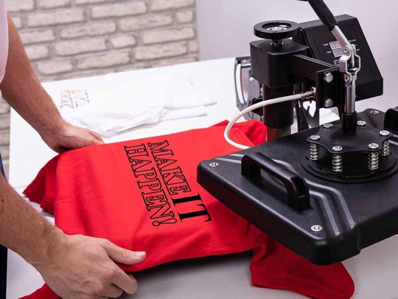 With online t-shirt printing, choose a blank t-shirt, upload your design, and you're set. A few benefits of using online t-shirt services are detailed here.