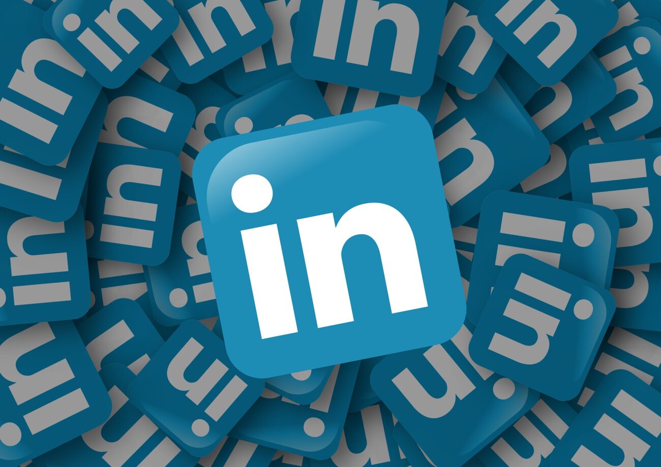 If you want to reach a huge audience and grow your business, you should try to become a LinkedIn influencer. Get some great tips & tricks right here.