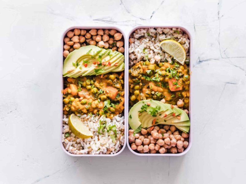 Sick of making your own lunch but you want to be healthy? Stop worrying about having your lunch ready for work and start using a meal prep business!
