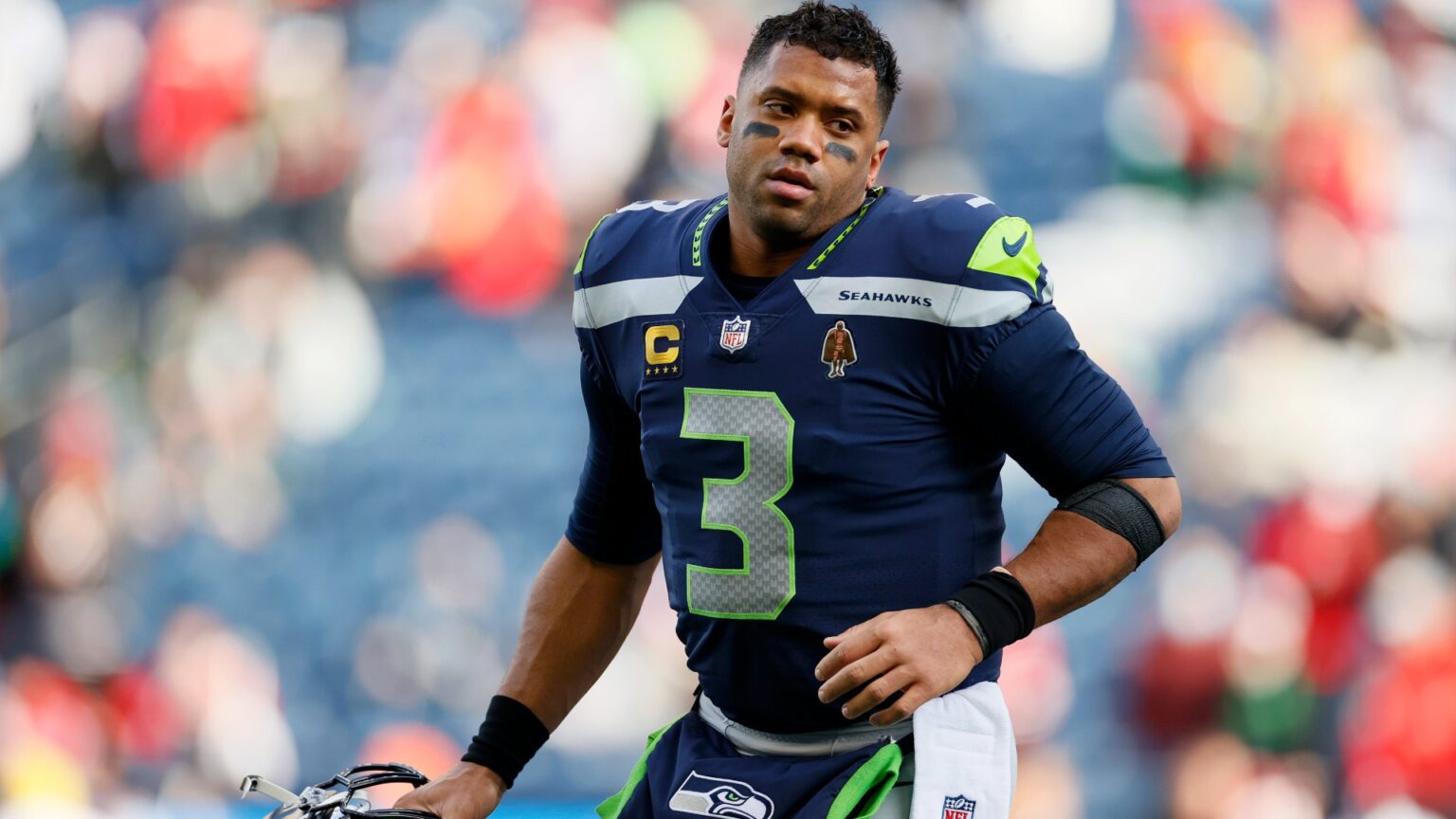 The Superbowl just passed, but many kept wondering how much an NFL player earns. How big is Russel Wilson’s net worth as an NFL quarterback?