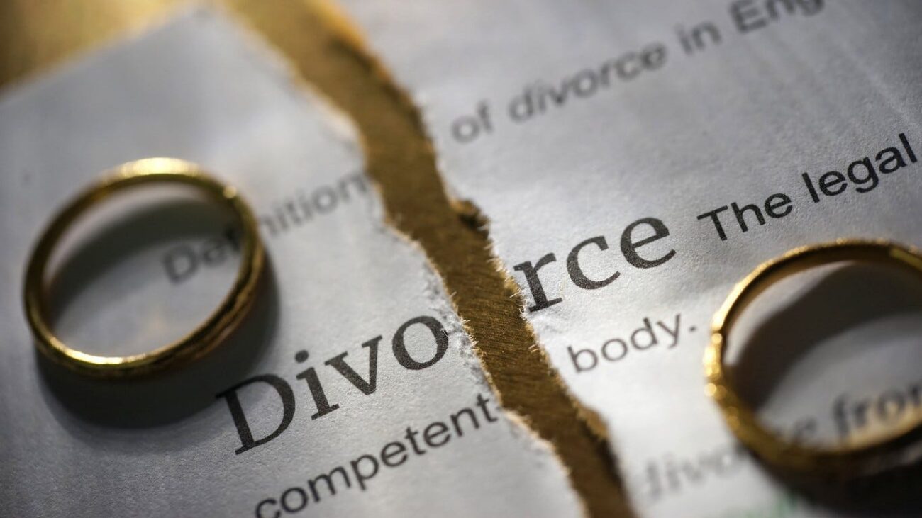 People getting a divorce should be aware of how everything works. We'll explain the main things you should know about the process in the state of New York.