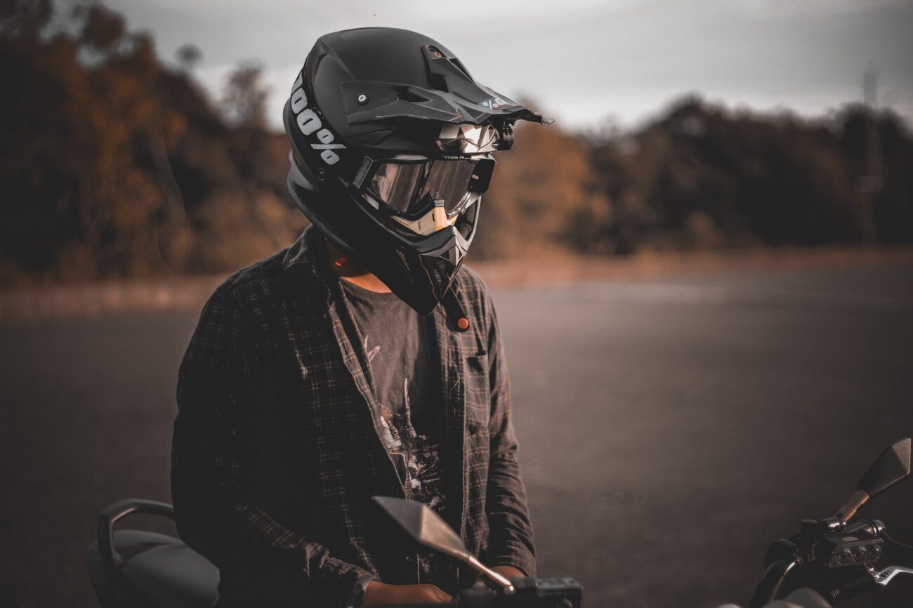 To help you find the best motorcycle helmet, we've put together some of the key things that you need to consider when buying a safe motorcycle helmet.