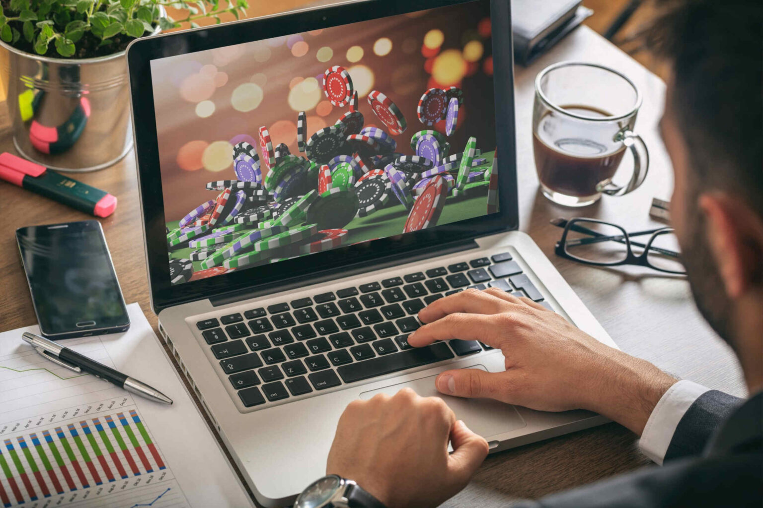 Gaming with an online casino can be a lot of fun, especially when you know where to play. Here's how you can make each bet better than the last!