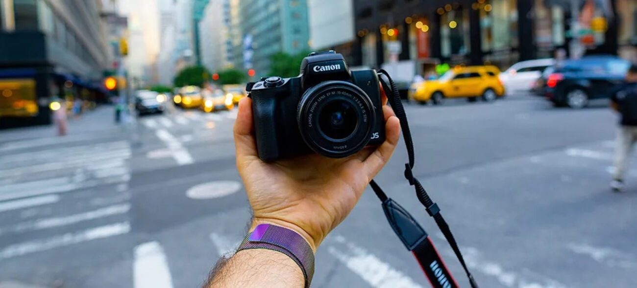 If taking a good self-portrait is of much importance to you, a DSLR is perfect for you! Here's everything you need to know.