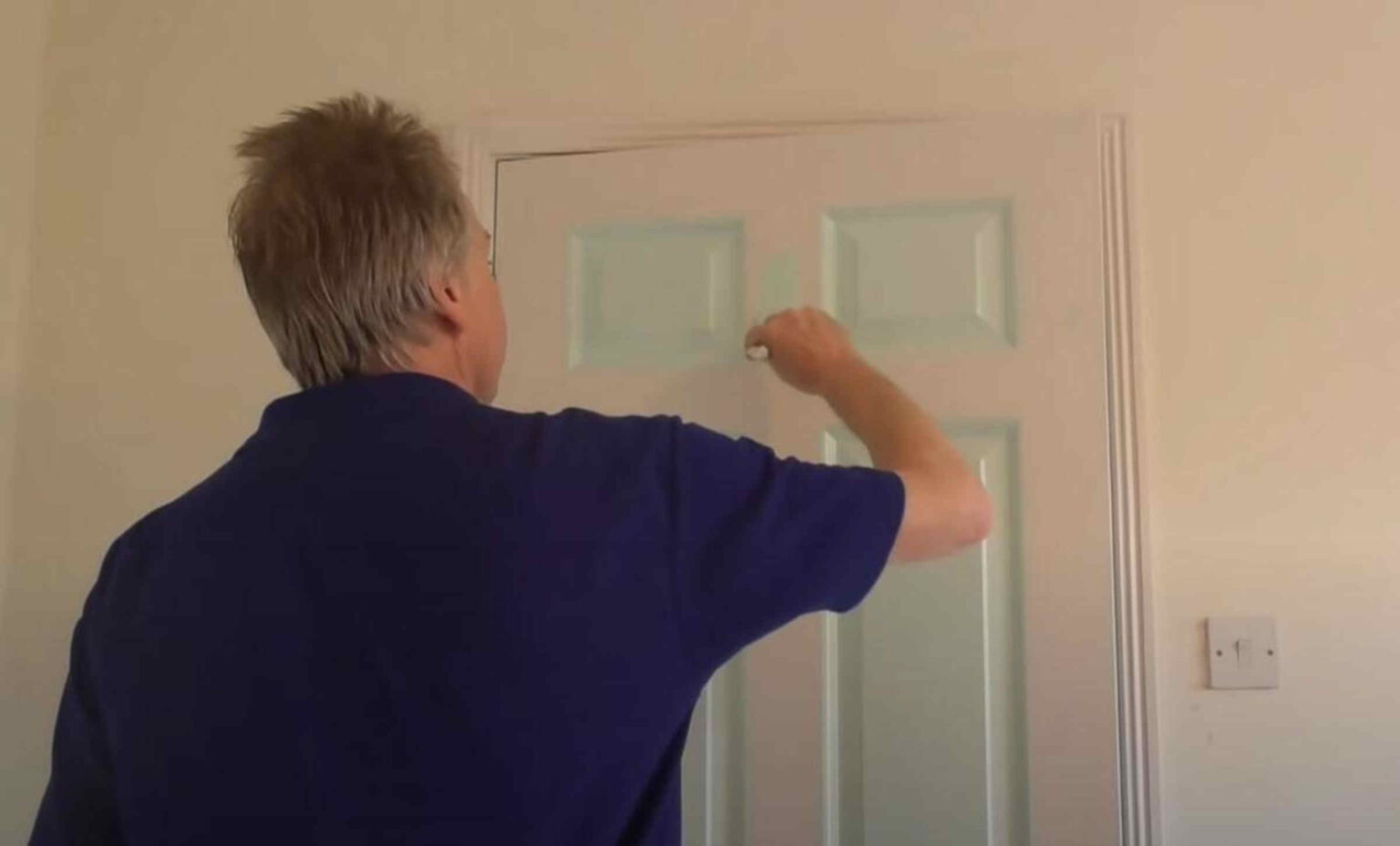 Bring new, vibrant energy into your home by using these eight helpful tips to learn how to paint your door without leaving ugly brush marks!