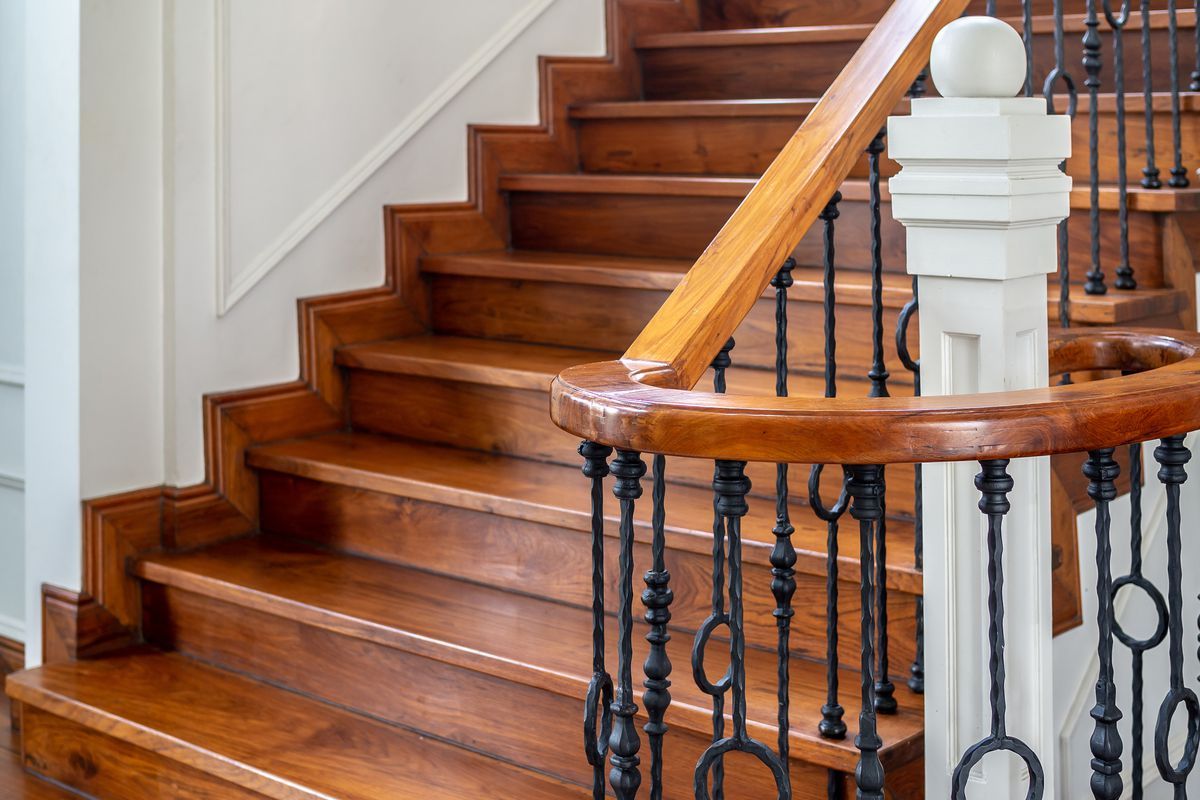 If a wooden stair case has a really bad condition, it's better to paint it. Find out how you can treat your stair case here.