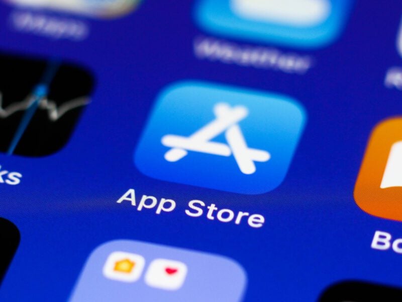 Did you know there are alternative app stores for iOS and Android? Here's a complete guide to alternative app stores you need to know about.