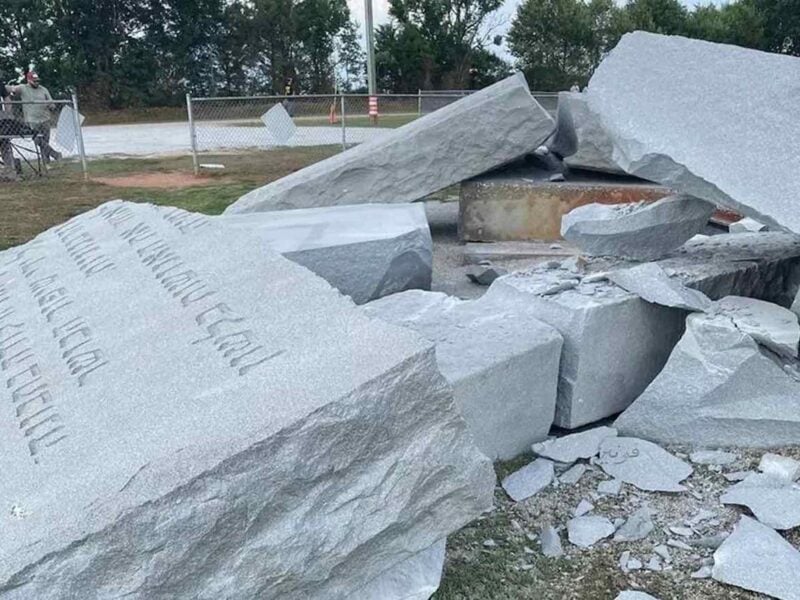 What is hiding behind the Georgia Guidestones? Discover the current situation these stones are going through. Here's all you need to know.