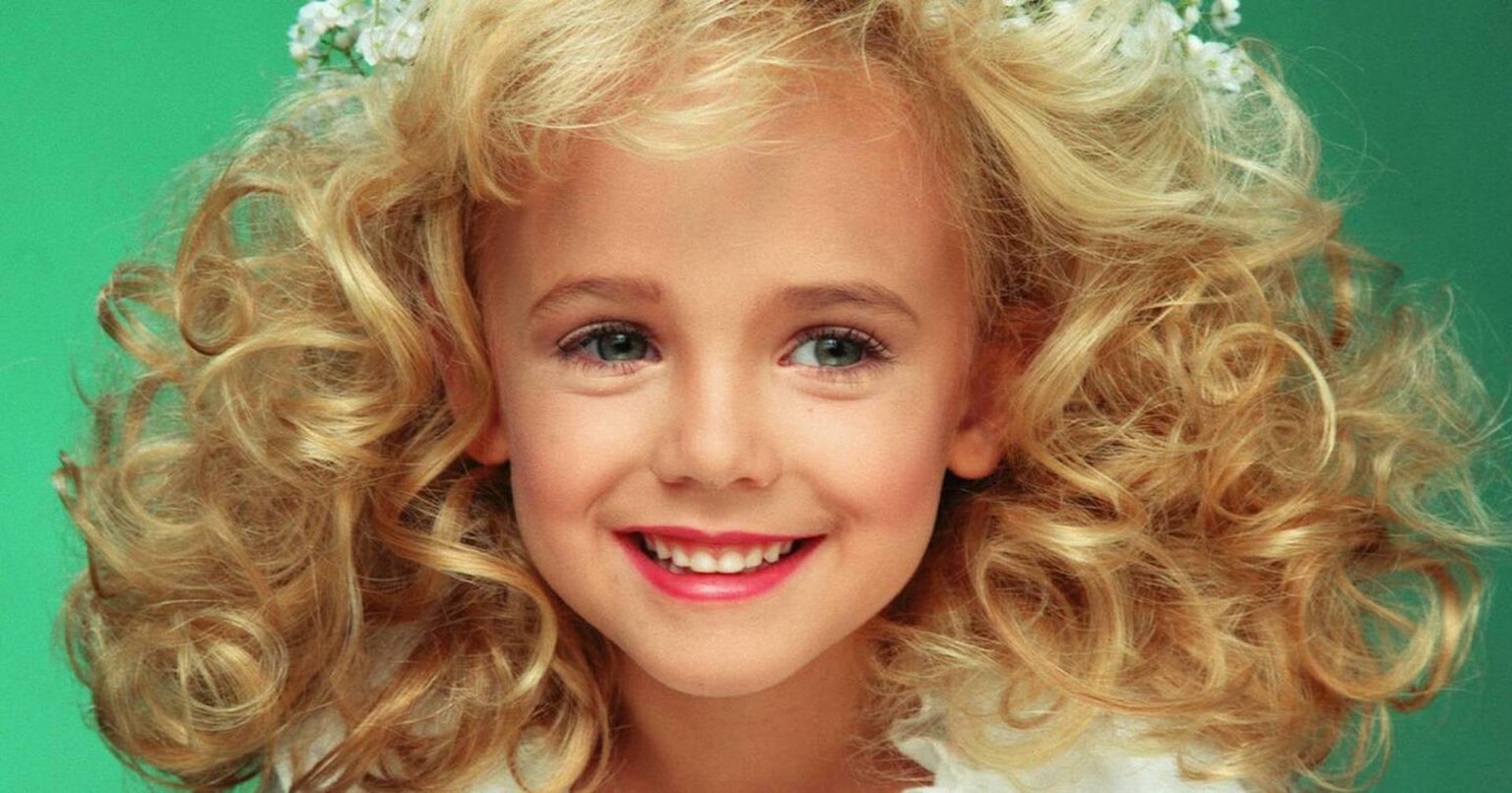 Some beauty queens tragically became legends after they died, nay, after they were killed. Discover the horrific case of JonBenét Ramsey.