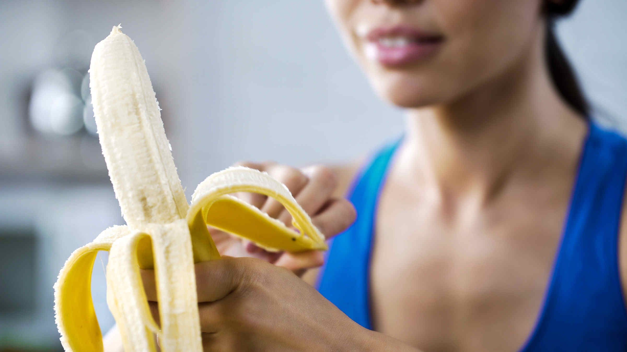 It's never too late to start treating your body right! Here are a few good reasons to start eating bananas every day.