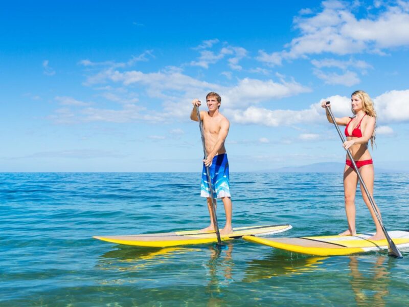 Summer is here and we should hit the water and jump on our paddle boards. Here's a list of three paddle boards that we recommend.