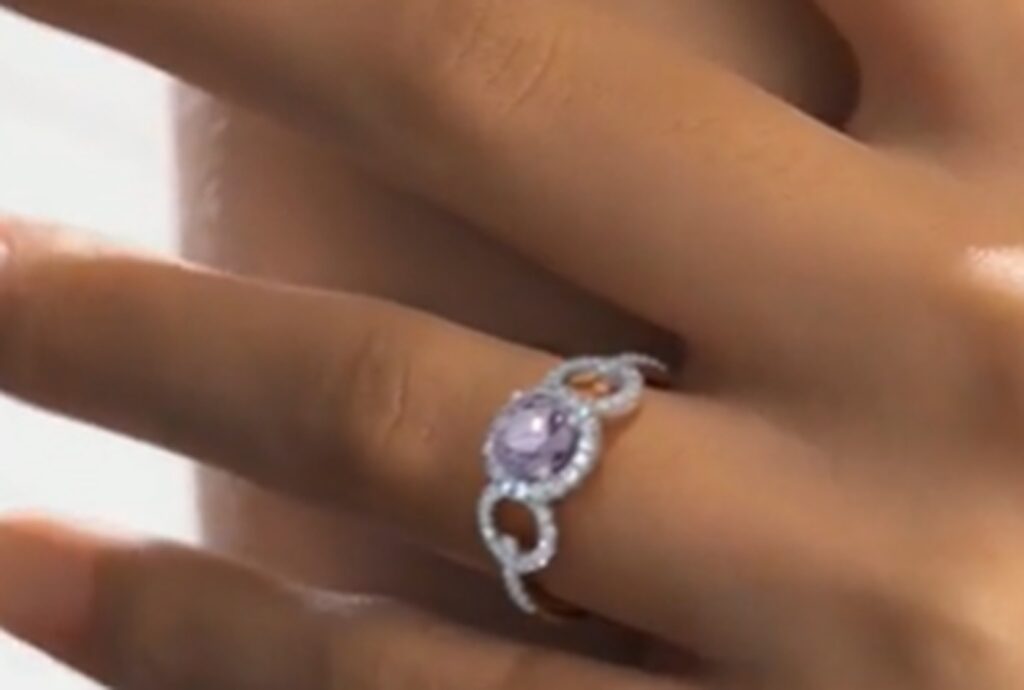 Elite gemstone and diamond ring / Source: Best Brilliance