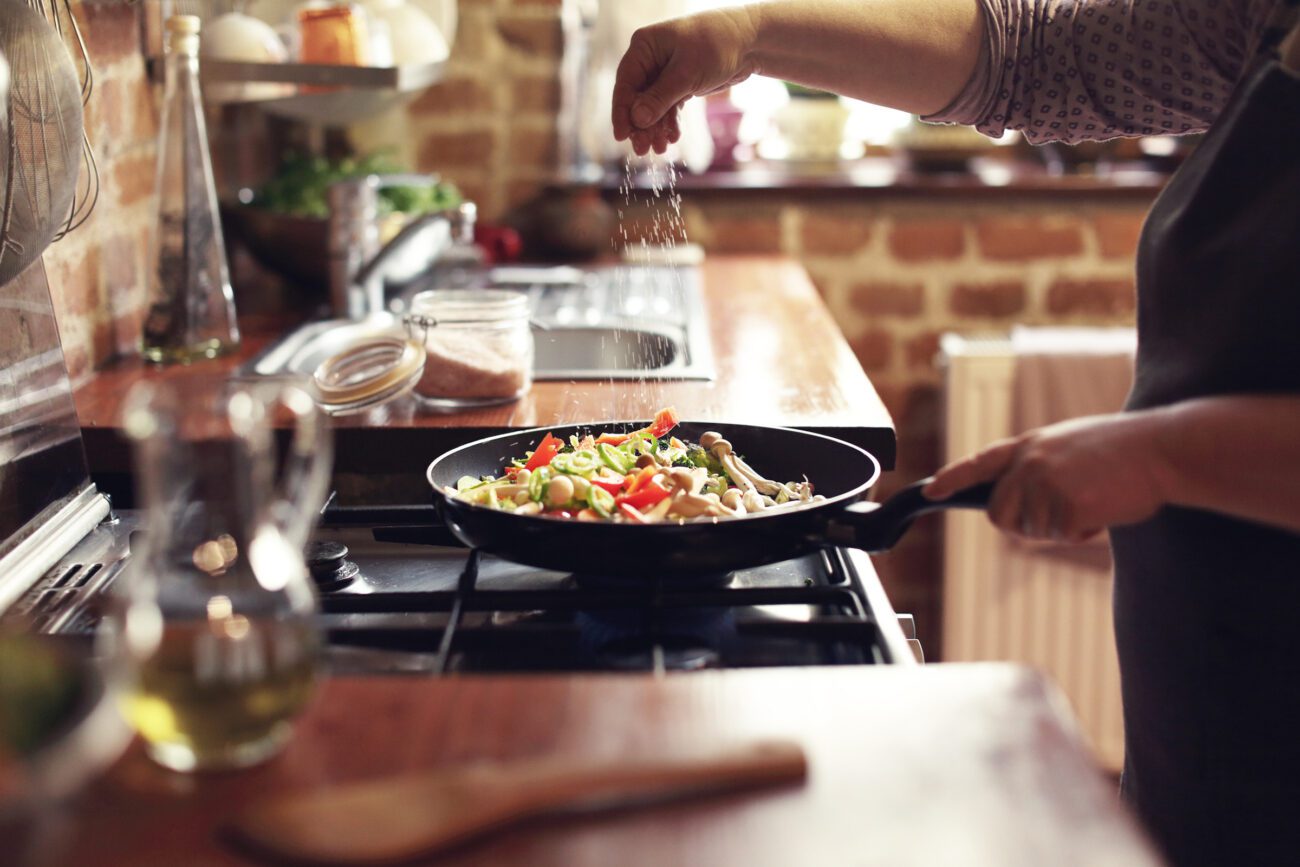 If you have been looking for some ways to improve your cooking experience and take your kitchen game to the next level, let's dive in!