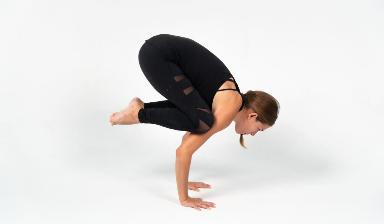 The Crow pose has been described as one of the most difficult poses in yoga. Here’s why the pose is one of the hardest but best positions for core strength.