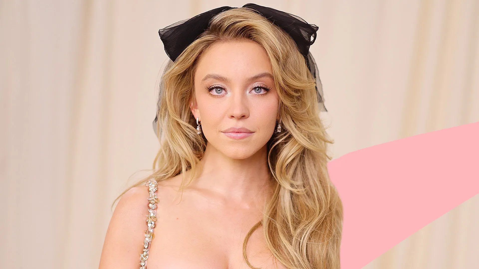 Navigate the stormy waters of Sydney Sweeney's sex scenes with us! Discover why this daring 'Euphoria' star's intimate acting has sparked such controversy.