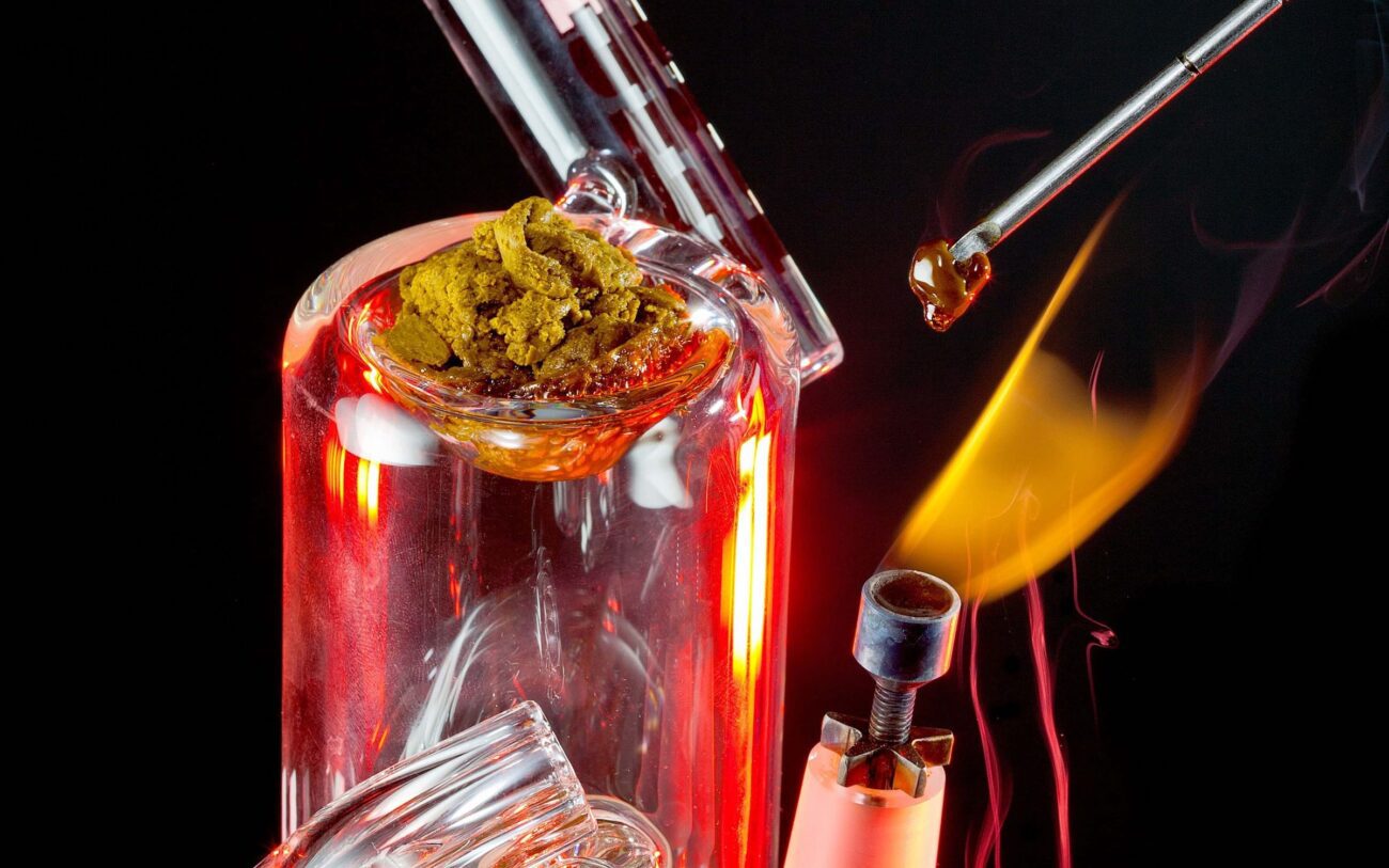 To maintain optimal performance and flavor in your dab rig, regular cleaning and maintenance are essential. Find out how to get a good dab hit.