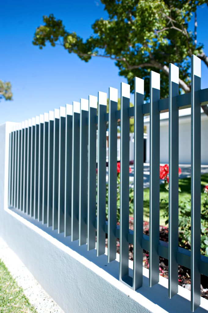Choosing the Right Fencing Contractor: Key Considerations and Hiring Tips