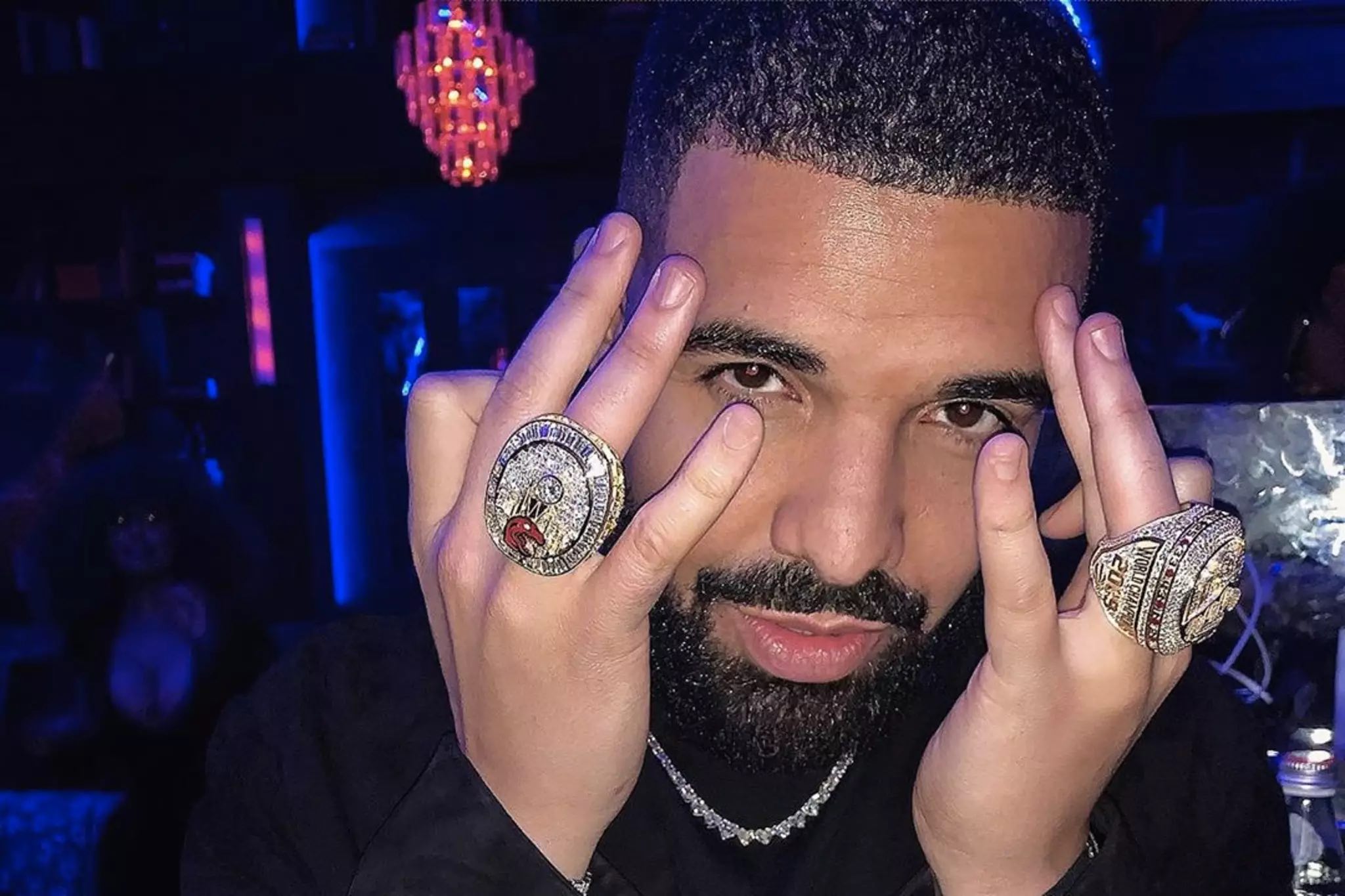 Is Drake showing off his net worth by wearing a Tupac crown ring ...